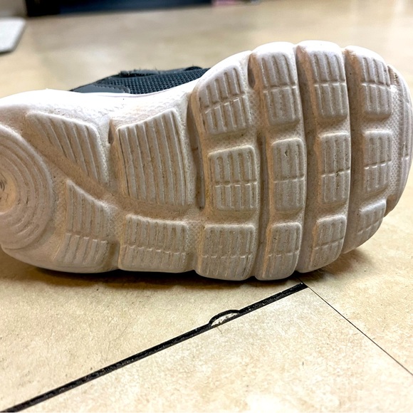 Infant Under armour & Shaw Sneakers - Picture 4 of 9